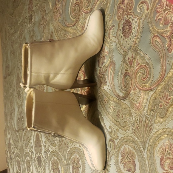 Rag and Bone cream booties size 7 - Picture 2 of 3